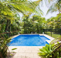 Beachfront Pool House - Absolute beachfront - Accommodation 4U