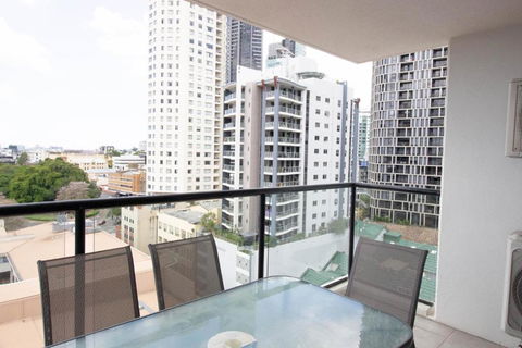 Republic Apartment - Accommodation 4U 3