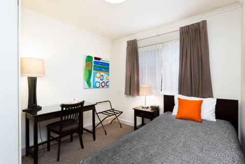 Redcliffe Motor Inn - Accommodation 4U 1