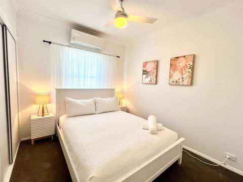 Renovated Queenslander - Upstairs 2km To Stadium - Accommodation 4U 3