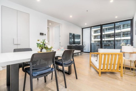 Restful Apt Near ANZAC Park West - Accommodation 4U 0