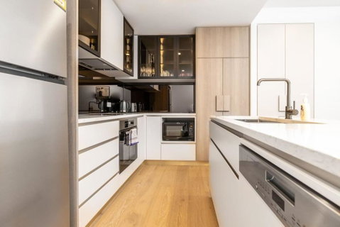 Restful Apt Near ANZAC Park West - Accommodation 4U 3