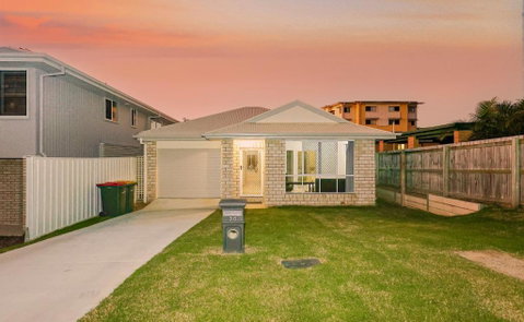 Redcliffe - Accommodation 4U 3