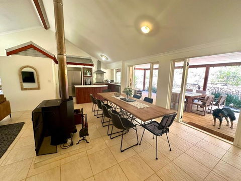 Redtail House - Carlotta - Accommodation 4U 3