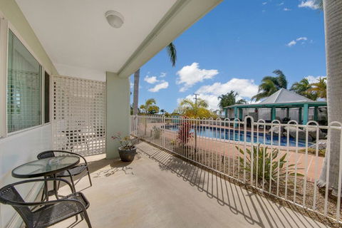 Reef Adventureland Motor Inn - Accommodation 4U 1