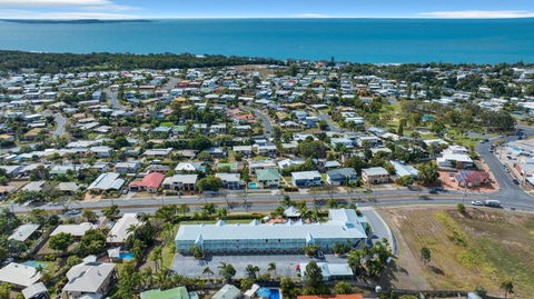 Reef Adventureland Motor Inn - Accommodation 4U 2