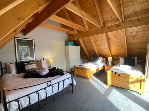 Reel & Relax: 3BR Beach House - Fish, Swim, Surf - Accommodation 4U 3