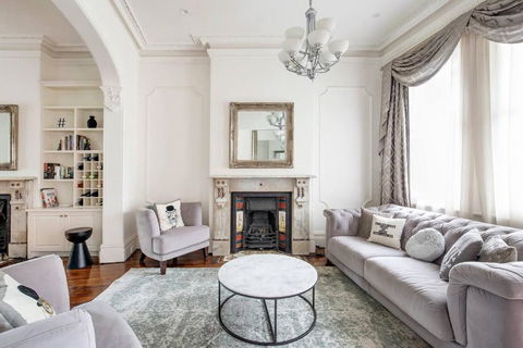 Refined Paddington Corner Terrace With Parking - Accommodation 4U 1