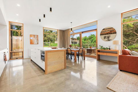 REFRESH At Lonnie - Accommodation 4U 2