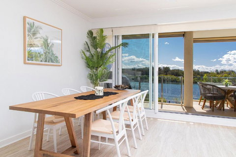 Regatta 8 - Accommodation 4U 0