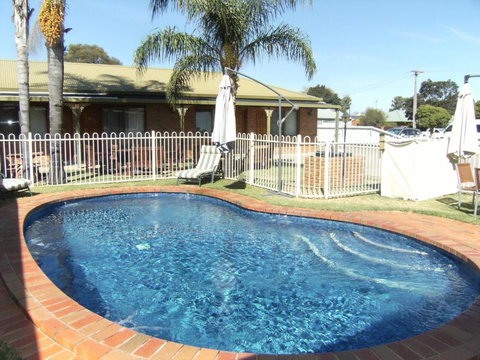 Regency Court Motel - Accommodation 4U 3