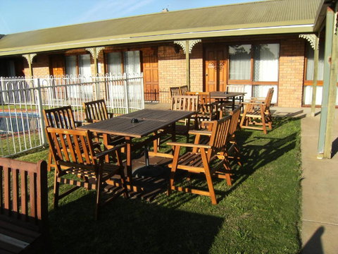 Regency Court Motel - Accommodation 4U 2