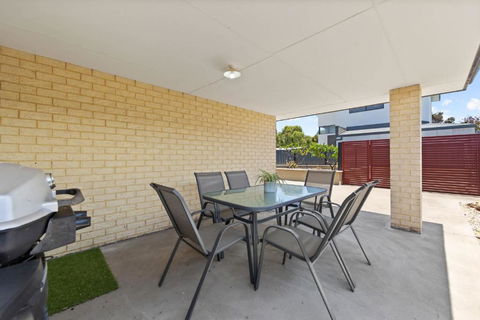 Relax By The Sea Modern Beach Home - Accommodation 4U 1