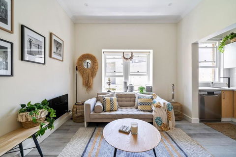 Relaxed Coogee Coastal Living With Ocean Views - Accommodation 4U 1