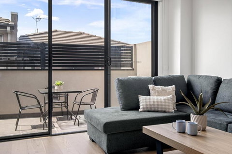 Relaxing Family Townhouse Near Melbournes CBD - Accommodation 4U 3