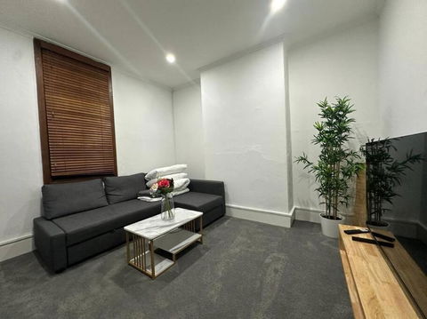 Remarkable 2 Bedroom House At The Centre Of Darlinghurst - Accommodation 4U 0