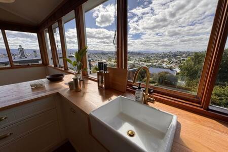 Renovated Cottage Near Cataract Gorge Launceston - Accommodation 4U 2