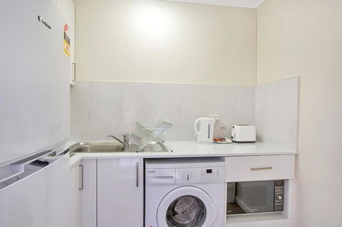 Renovated Stylish Studio - Accommodation 4U 3