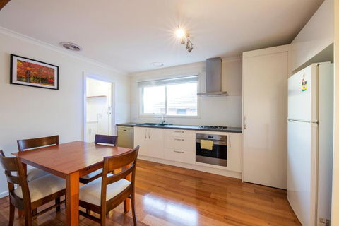 Rent Melbourne - Accommodation 4U 0