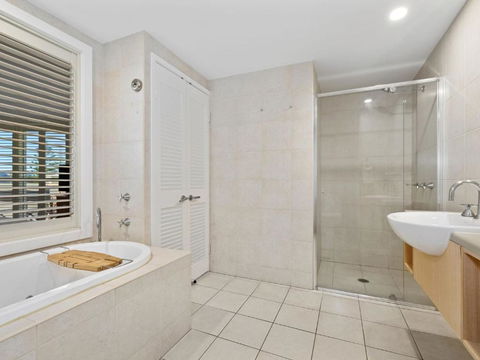 RESORT ON THE BEACH 2214/2215 - Accommodation 4U 2