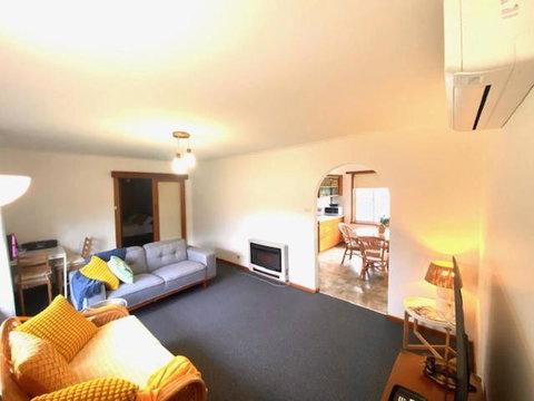 Retro Riverside Redan, Ballarat - Accommodation 4U 2