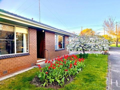 Retro Riverside Redan, Ballarat - Accommodation 4U 0