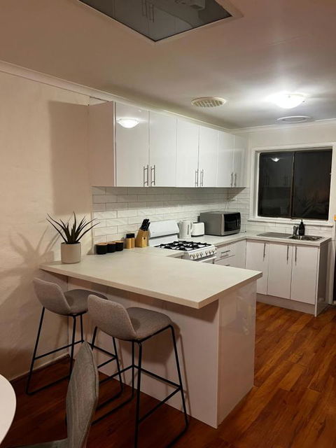 River End Unit Near Parkland - Accommodation 4U 3