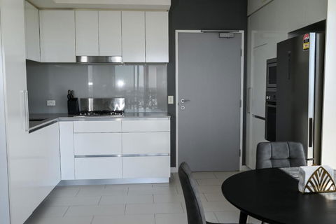 River View Apartment In Brisbane With Parking - Accommodation 4U 3