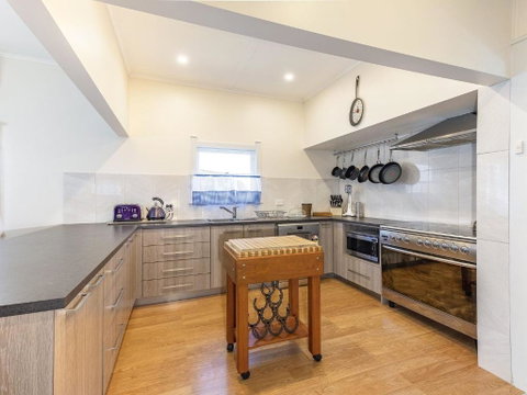 River View Cottage - Accommodation 4U 2