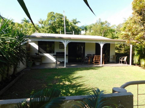 Riverbend Cottage Cabin - Little Heaven - Accommodation 4U 2