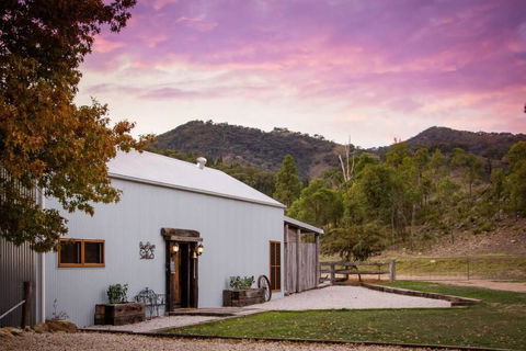 Riverlea Stables- Style And Charm Await You! - Accommodation 4U 0