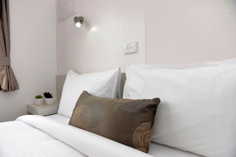 Riverside Cabin Park - Accommodation 4U 2