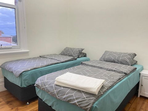 Riverside Hotel - Accommodation 4U 2