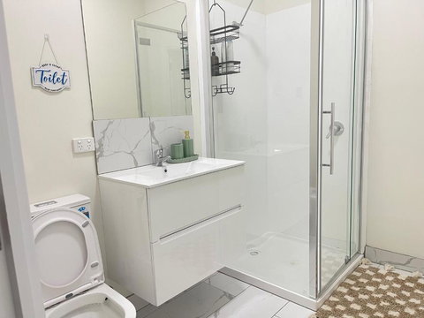 Riverside Hotel - Accommodation 4U 1