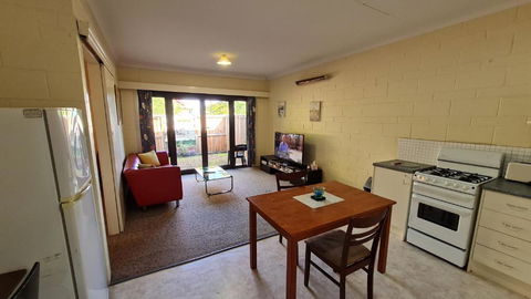 Rise N Shine - Affordable 50sqm Garden Apartment - Accommodation 4U 3
