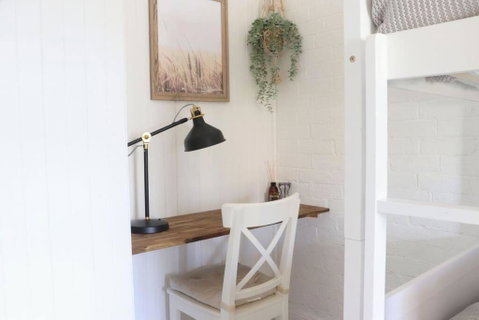 Rustic Chic 200 Metres From CBD - Accommodation 4U 2