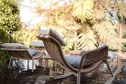 Romantic Garden Cottage With Home Cinema - Accommodation 4U 2