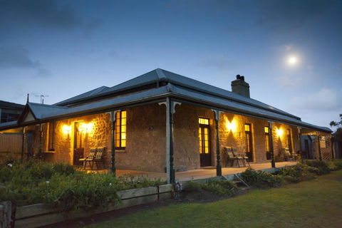 Robe House Heritage Accommodation - Accommodation 4U 0