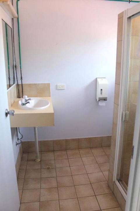 Rocky Glen Hotel Motel Gladstone - Accommodation 4U 2