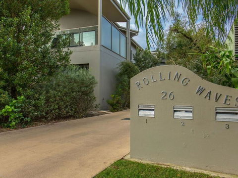 Rolling Waves No 2 - Accommodation 4U 0