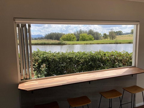 Romantic Lakehouse Set In A Private Vineyard In The Hunter Valley - Accommodation 4U 3