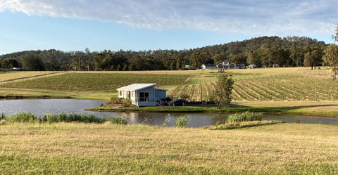 Romantic Lakehouse Set In A Private Vineyard In The Hunter Valley - Accommodation 4U 0