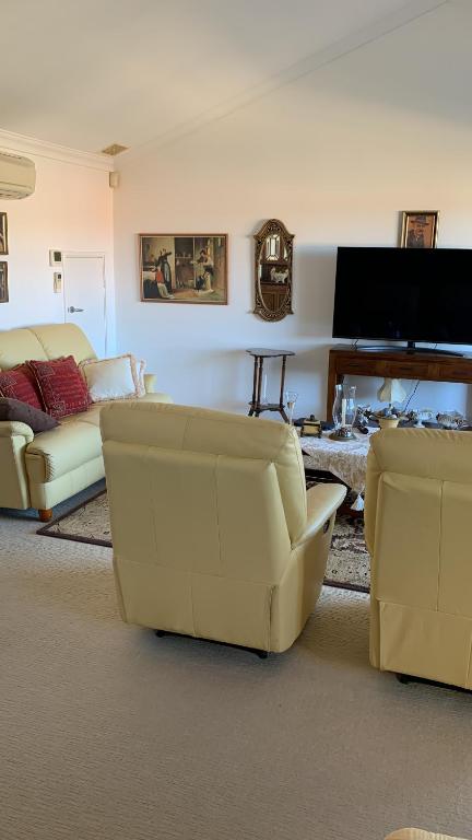 Room With A View - Accommodation 4U 2