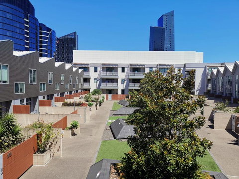 Room With King-size Bed Close To Melbourne CBD & Southern Cross Station - Accommodation 4U 3