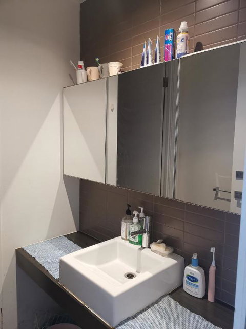 Room With King-size Bed Close To Melbourne CBD & Southern Cross Station - Accommodation 4U 2