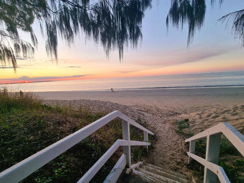 Rosalynda- Luxury Beachfront 3 BR Townhouse - Accommodation 4U 0