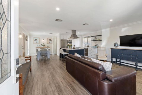 Rose Cottage 3B Hutchinson St Goolwa - Linen Included - Accommodation 4U 2