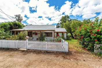 Rose Cottage Nannup with Accommodation 4U