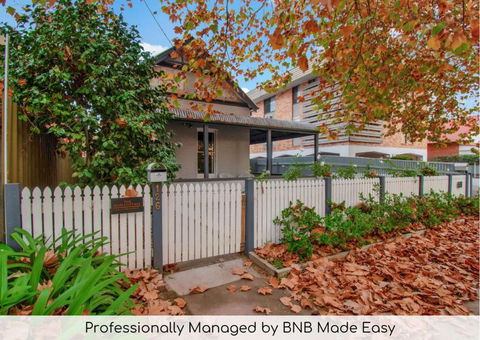 Rose Cottage - Stroll To CBD, Leafy Setting - Accommodation 4U 0