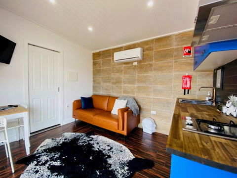 Rose Quartz - 1 Bed With Mountain Views - Kundalini Lodge - Accommodation 4U 3